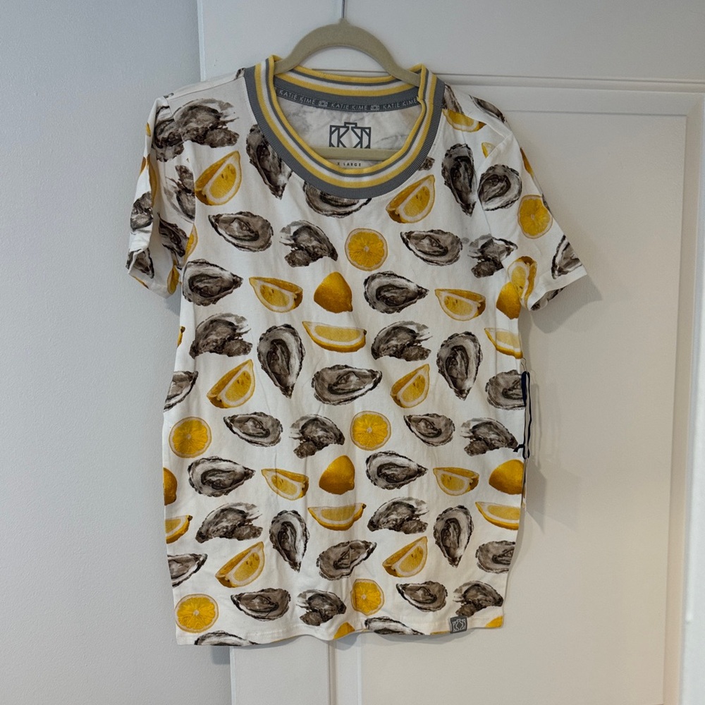 Patterned Short Sleeve Tee with Lemons and Oysters